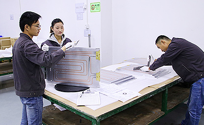 擁有專業(yè)研發(fā)團(tuán)隊(duì) 能為客戶量身打造 擁有專業(yè)研發(fā)團(tuán)隊(duì) 能為客戶量身打造